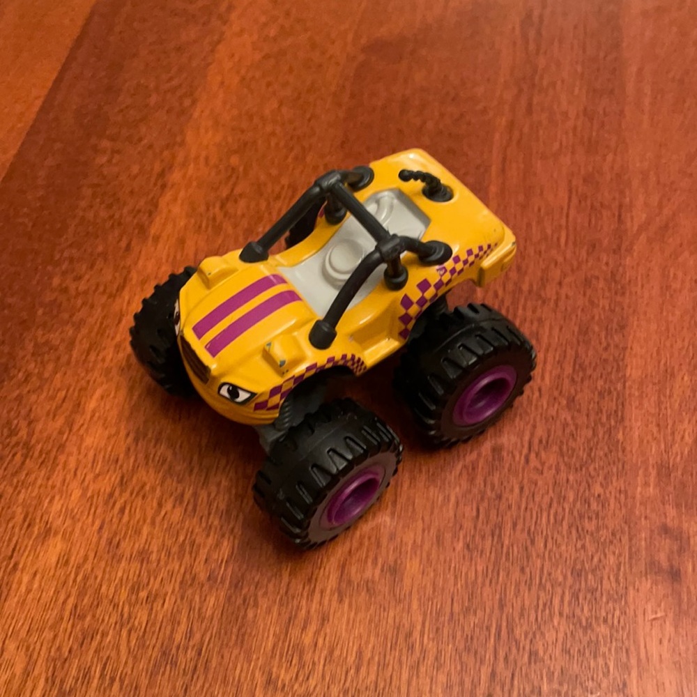 Stripes Blazin the monster machines car